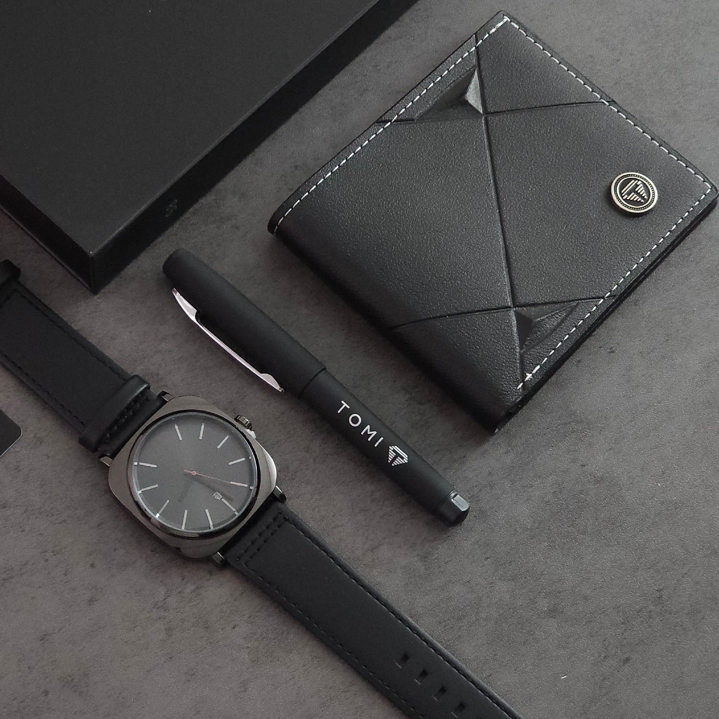 TOMI S8 Series Customised T-084 Gift Set Watch With Wallet And Pen Quartz