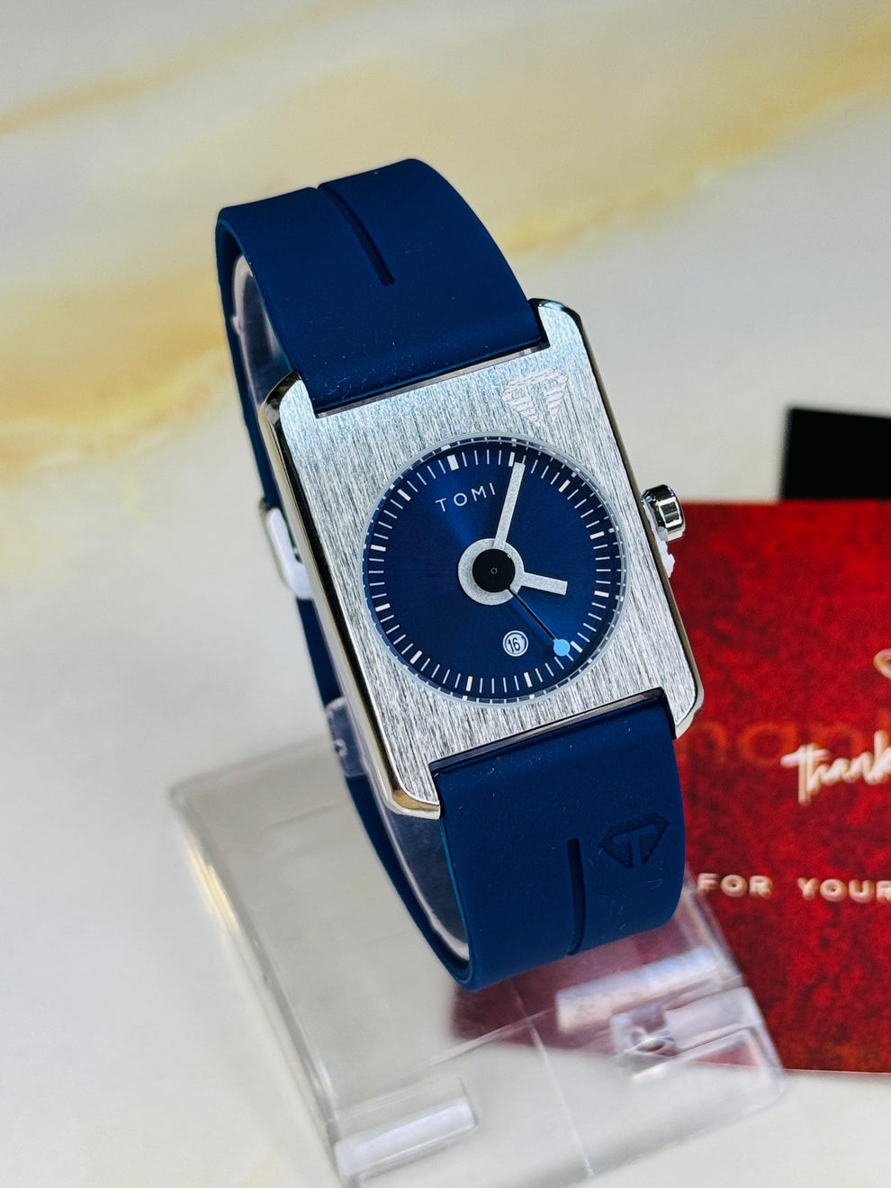 TOMI T-022 Magnet Lock Silicone Straps Tomi Tank Watch